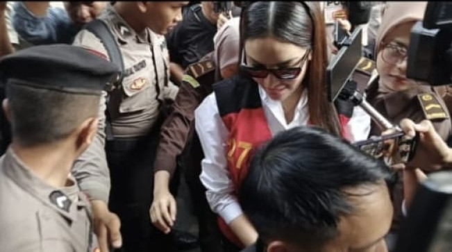 Nikita Mirzani jalani kasus dugaan pemerasan dan tindak pidana pencucian uang (17/7) [Selvianus Kopong Basar]